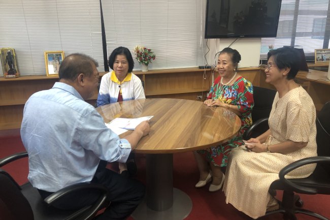 ประธานและกรรมการชมรมฯเข้าพบนายกเทศมนตรีเทศบาลนครสกลนคร นายโกมุท ทีฆธนานนท์